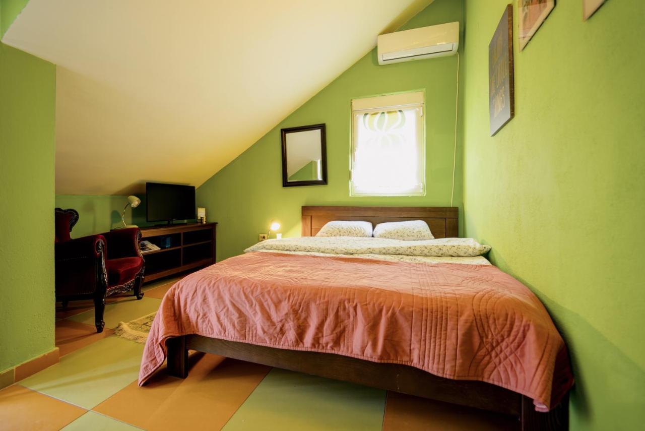 Q Podgorica Beds,Rooms And More Ngoại thất bức ảnh