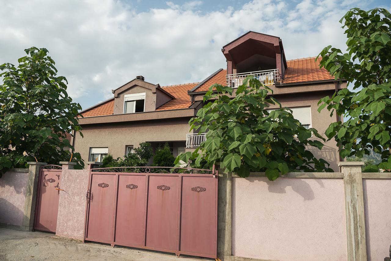 Q Podgorica Beds,Rooms And More Ngoại thất bức ảnh
